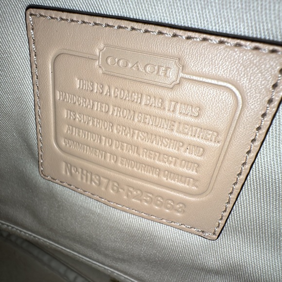 Coach Park Metro tote beautiful gold w/ beige (with a slight hue of pink) F25663 - Picture 16 of 16